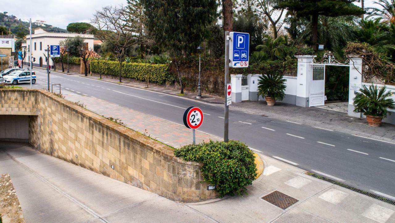 ヴィラ シルバーナ ルレ ソレント エクステリア 写真
